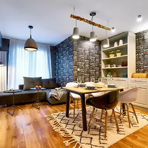 Stylish And High-end Designer In City Center Apartment